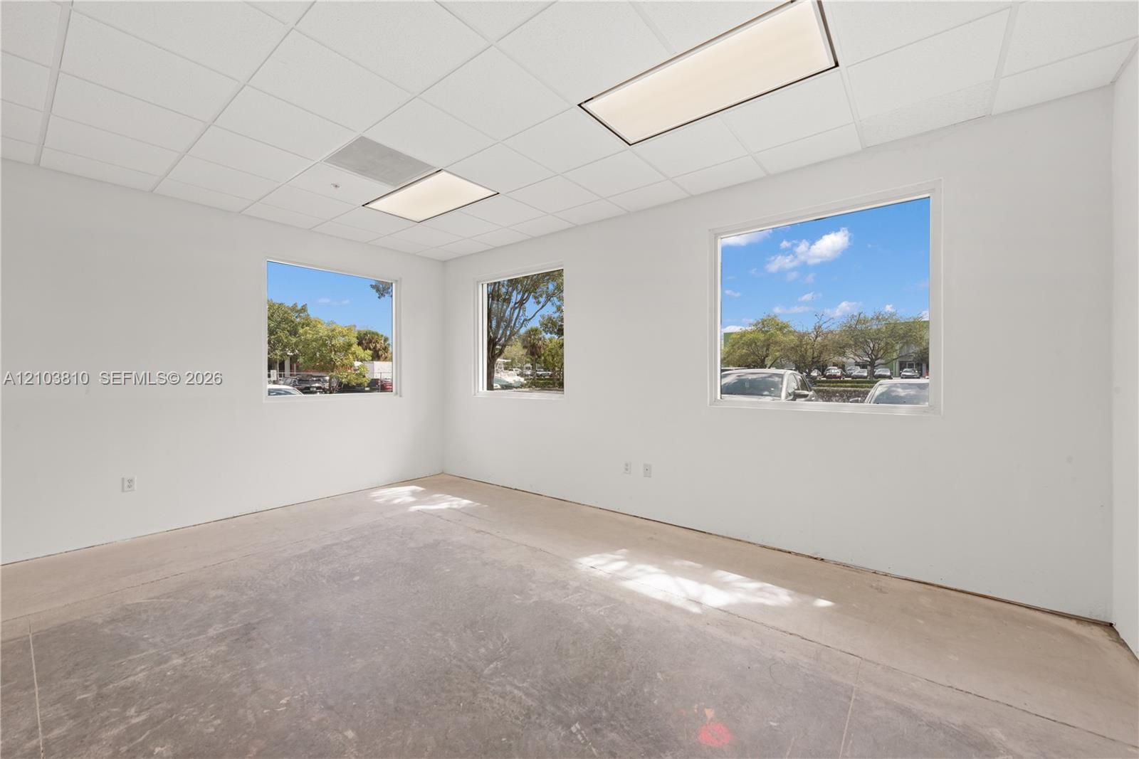 A12103810 Property Photo 4