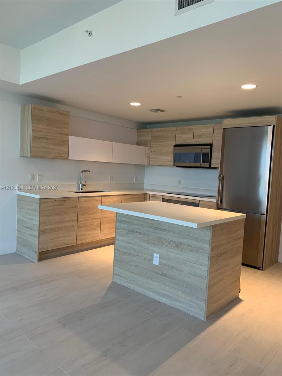 16385 Biscayne Boulevard 2302 Property Photo 1
