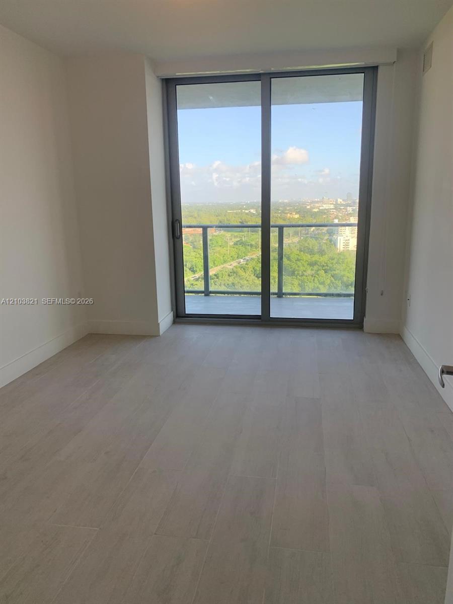 16385 Biscayne Boulevard 2302 Property Photo 7
