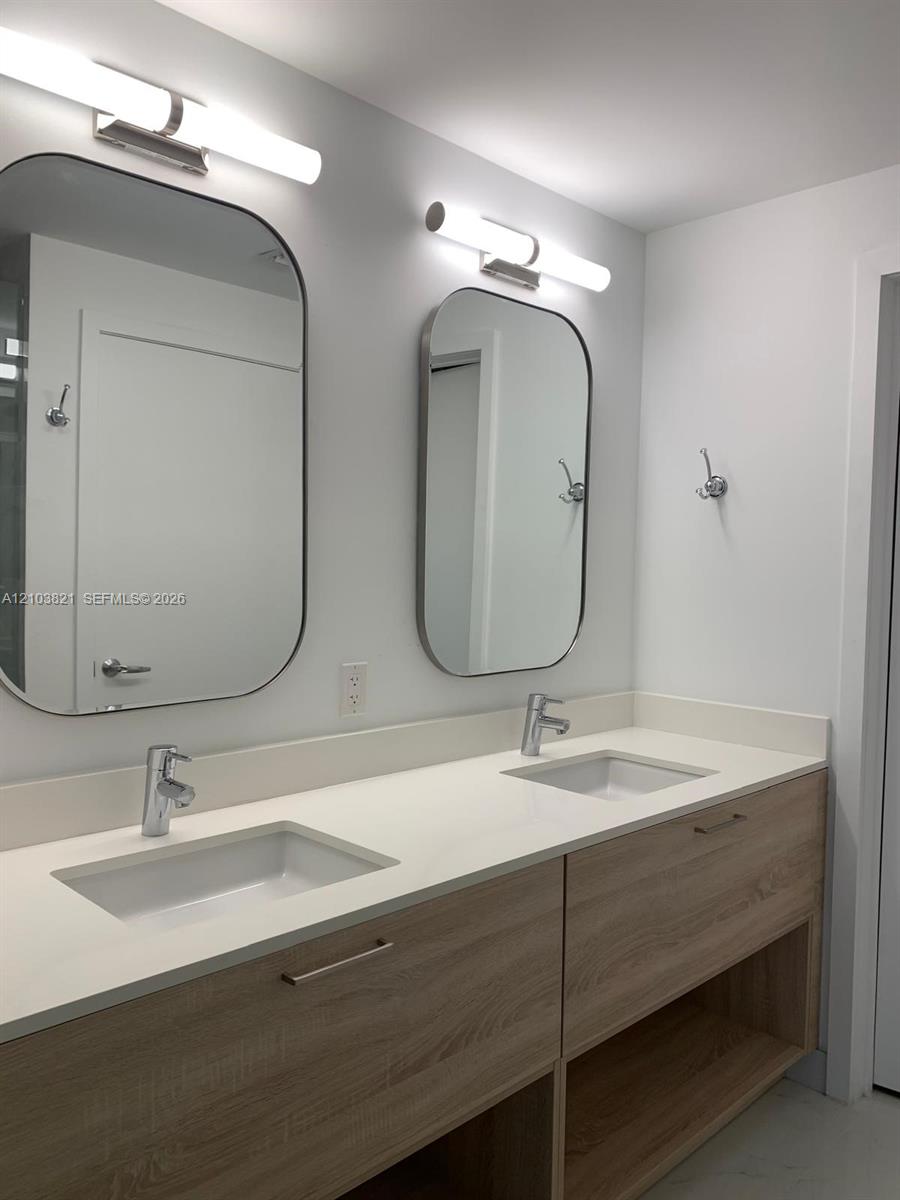 16385 Biscayne Boulevard 2302 Property Photo 9