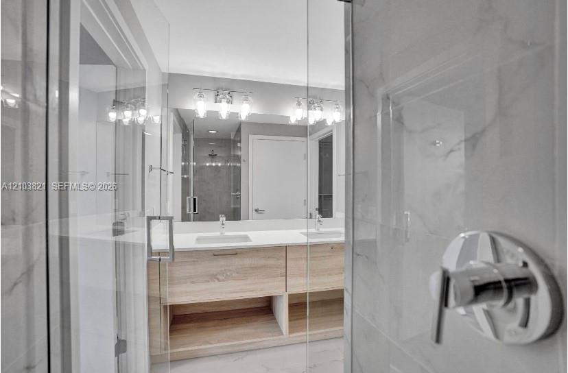 16385 Biscayne Boulevard 2302 Property Photo 10