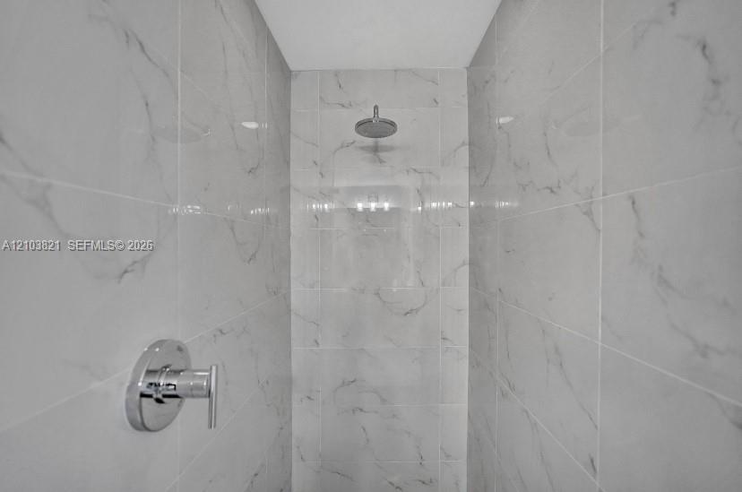 16385 Biscayne Boulevard 2302 Property Photo 11