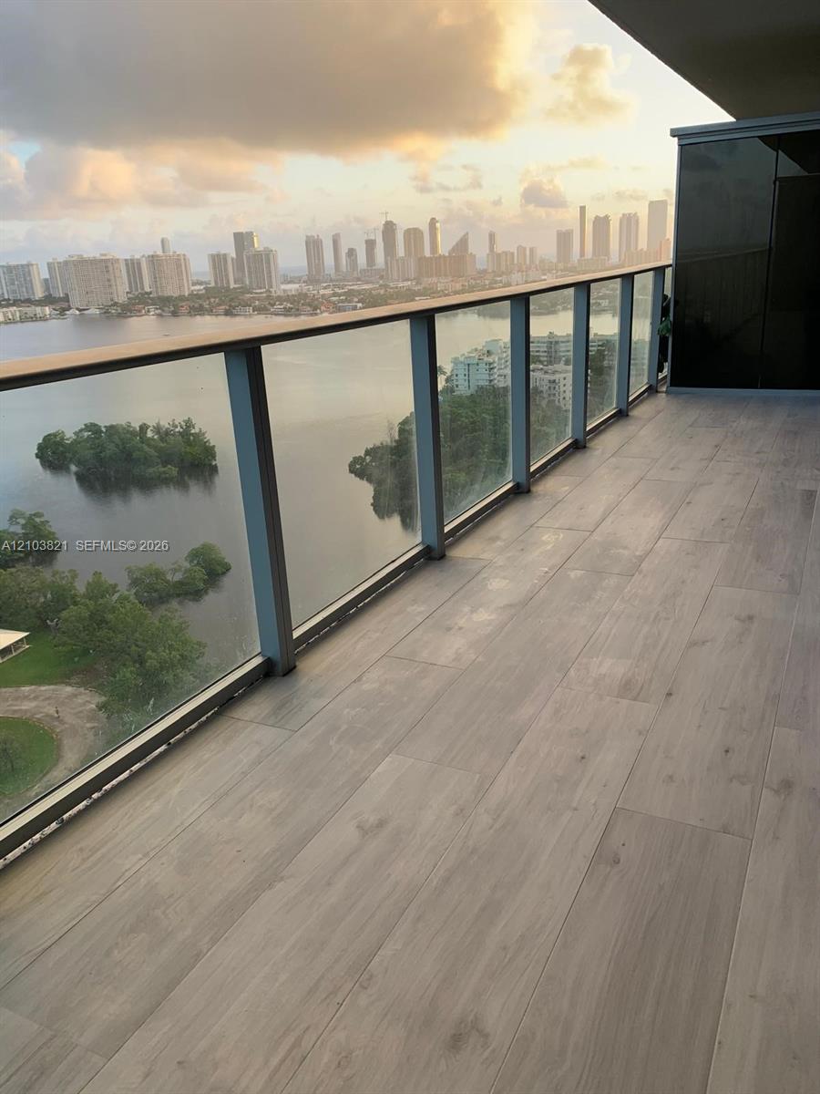 16385 Biscayne Boulevard 2302 Property Photo 15