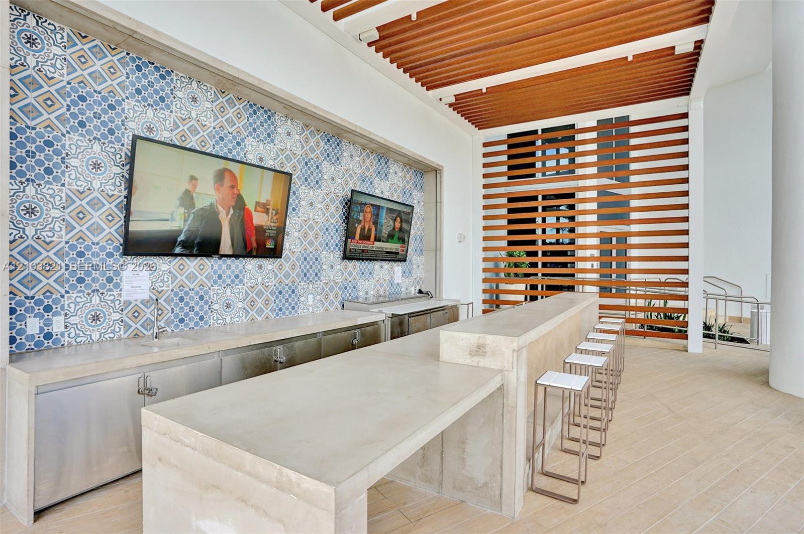 16385 Biscayne Boulevard 2302 Property Photo 32