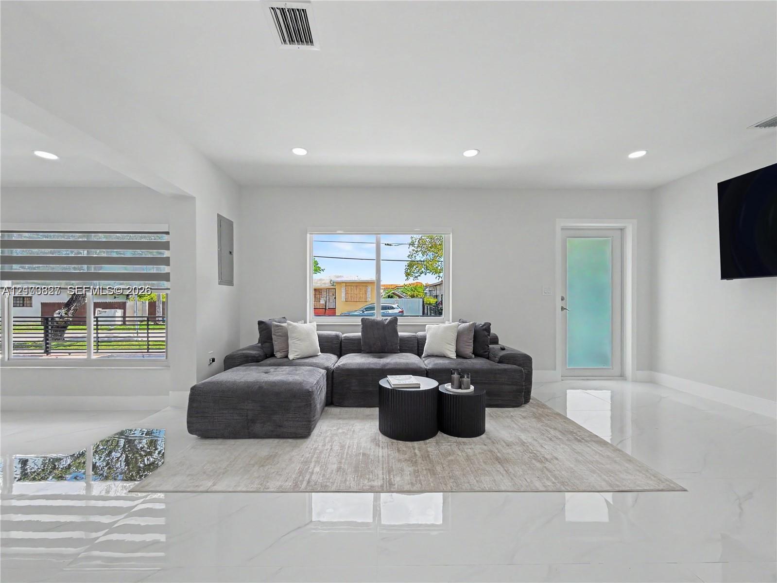 1530 Sw 24th Avenue Property Photo 5