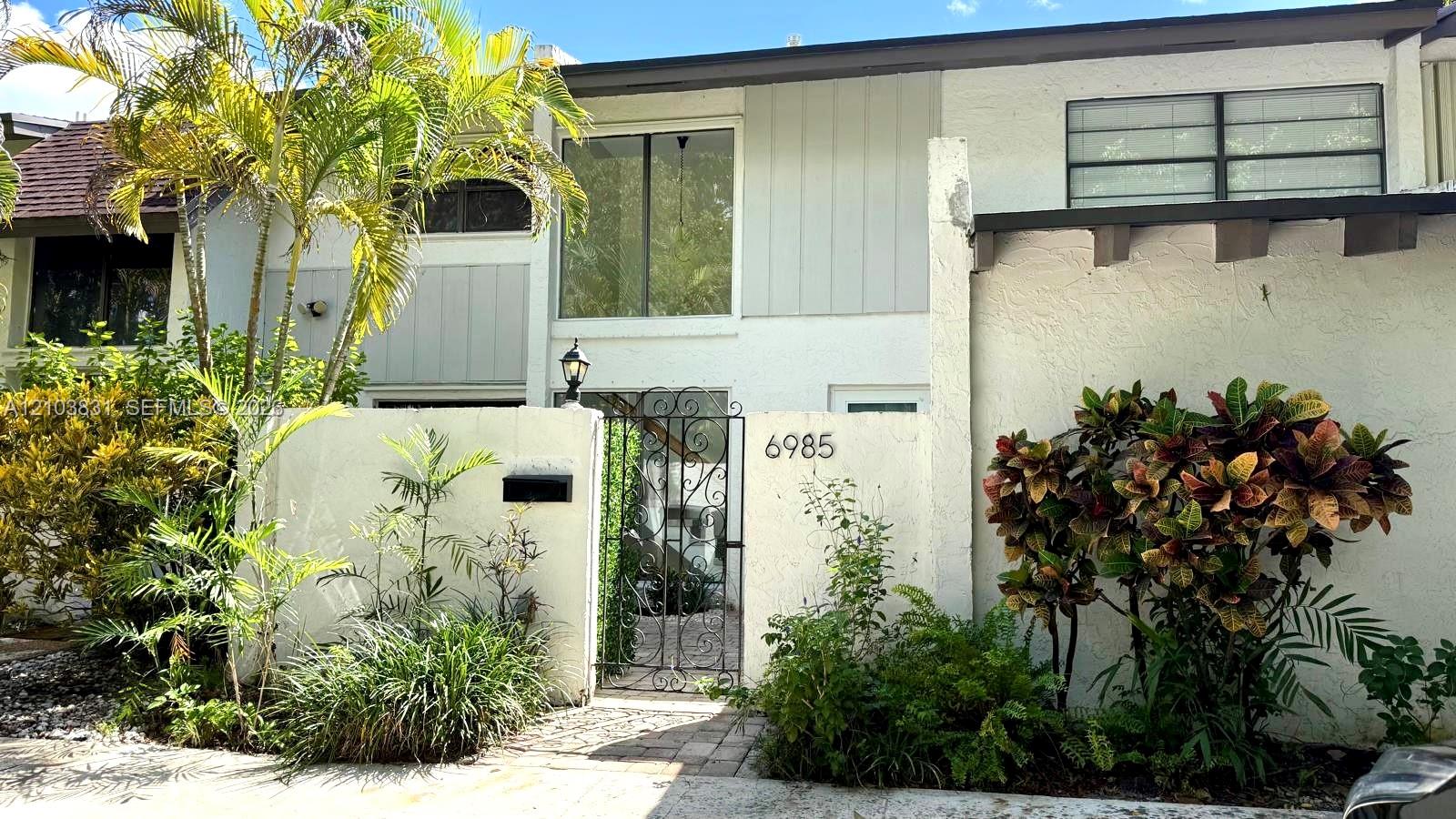 6985 SW 110th Place Property Photo 1