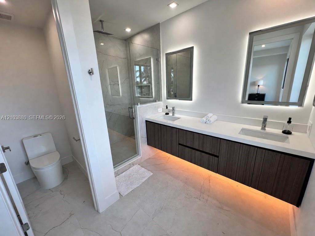 4636 Sw 32 Nd Avenue C-2 Property Photo 9