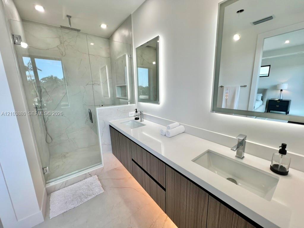 4636 Sw 32 Nd Avenue C-2 Property Photo 10