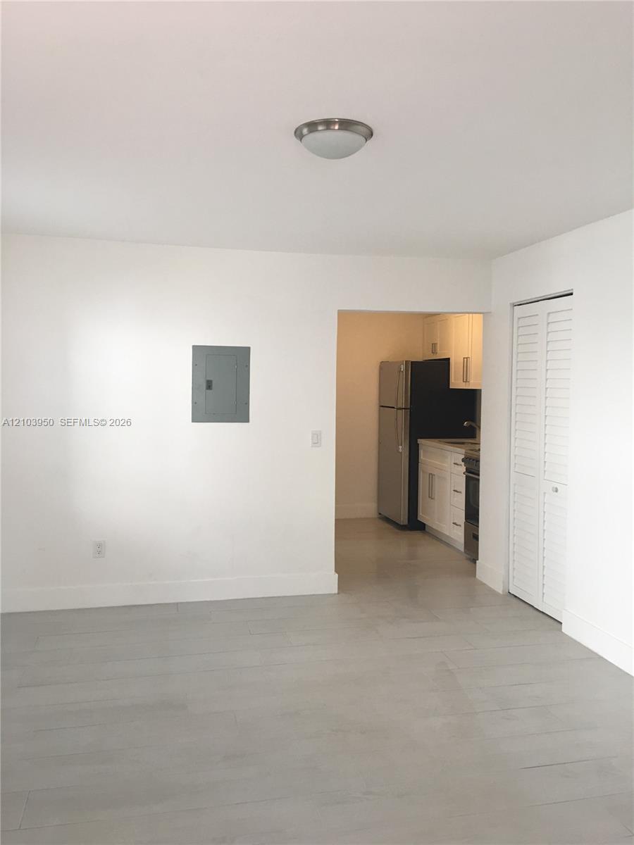 19 Sidonia Avenue 1 Property Photo 4