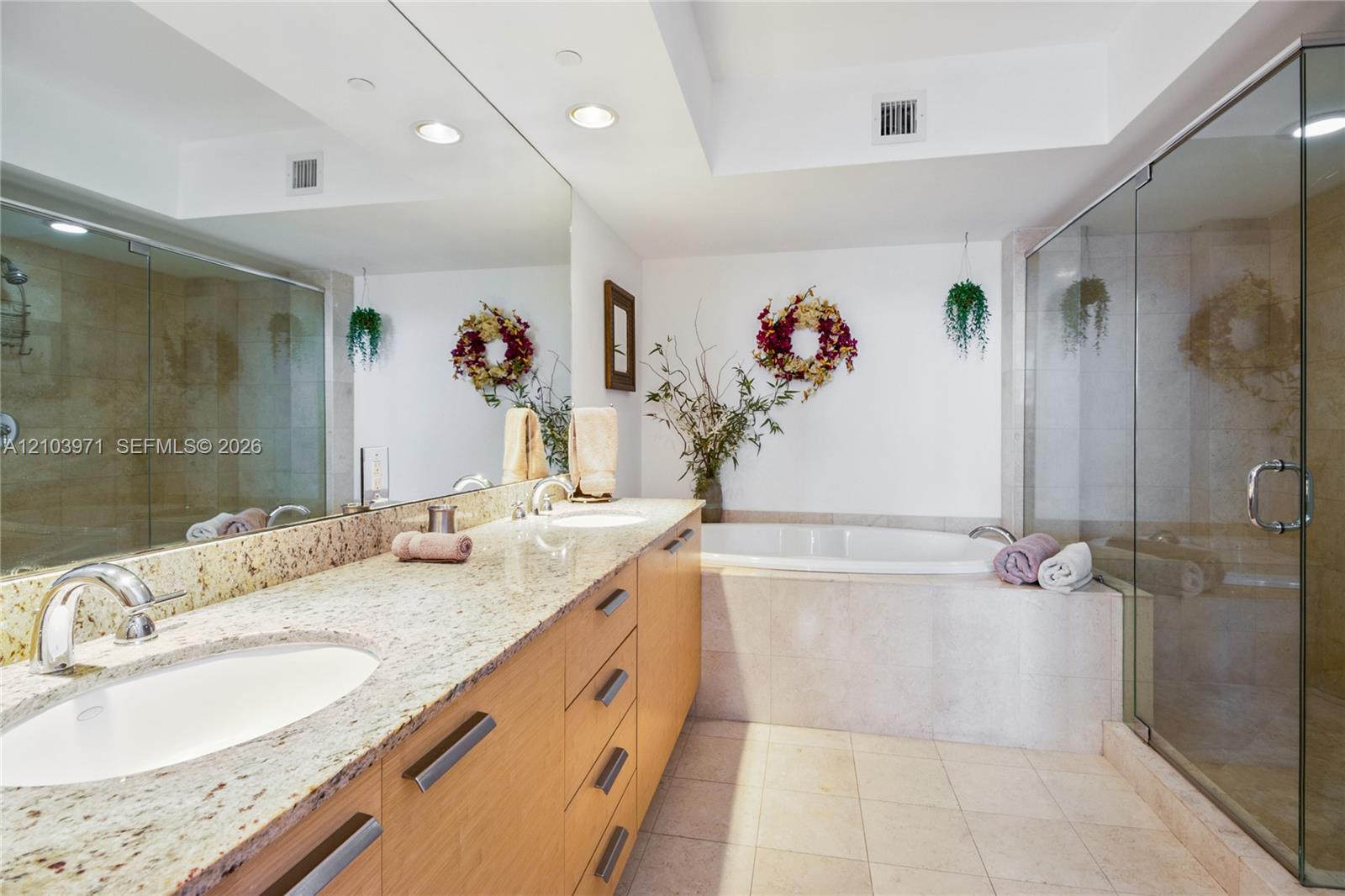 1830 S Ocean Drive 2104 Property Photo 13