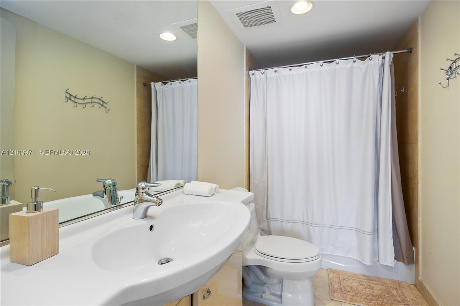 1830 S Ocean Drive 2104 Property Photo 15