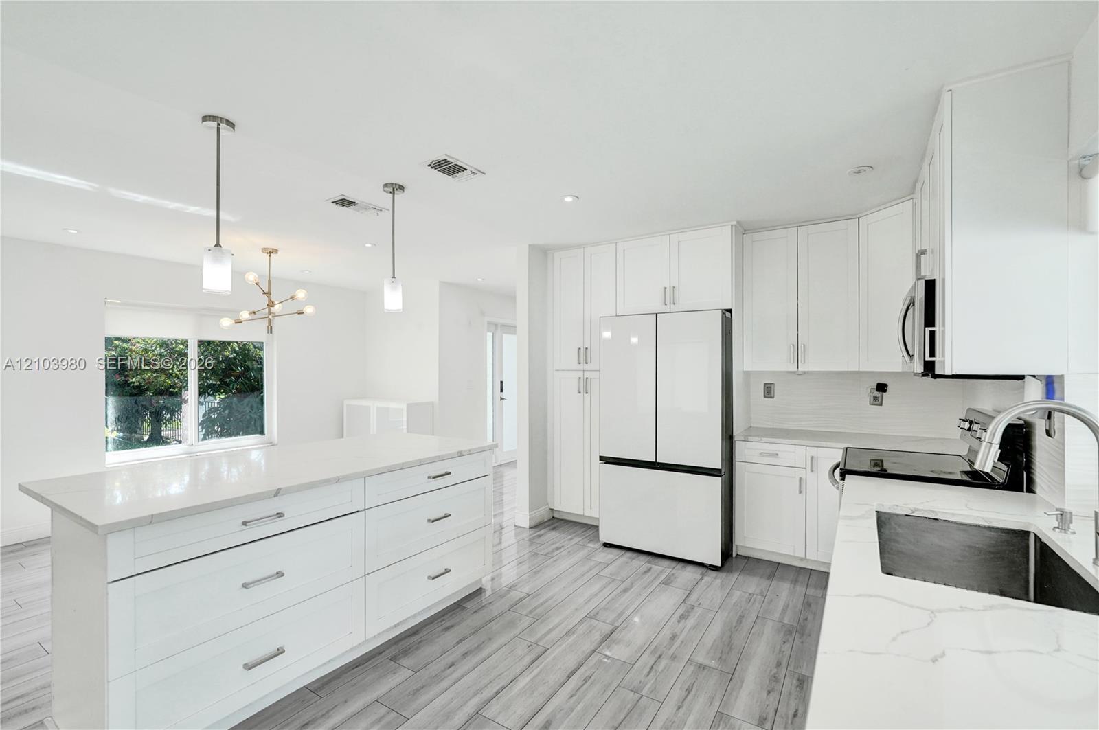 5505 Sw 9th Street Property Photo 8