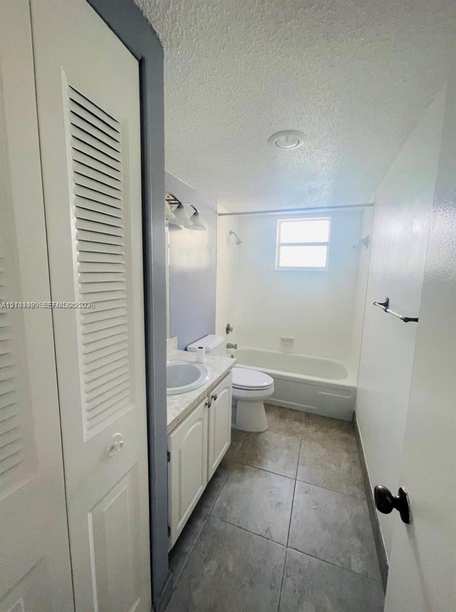 410 Nw 68th Avenue 411 Property Photo 12