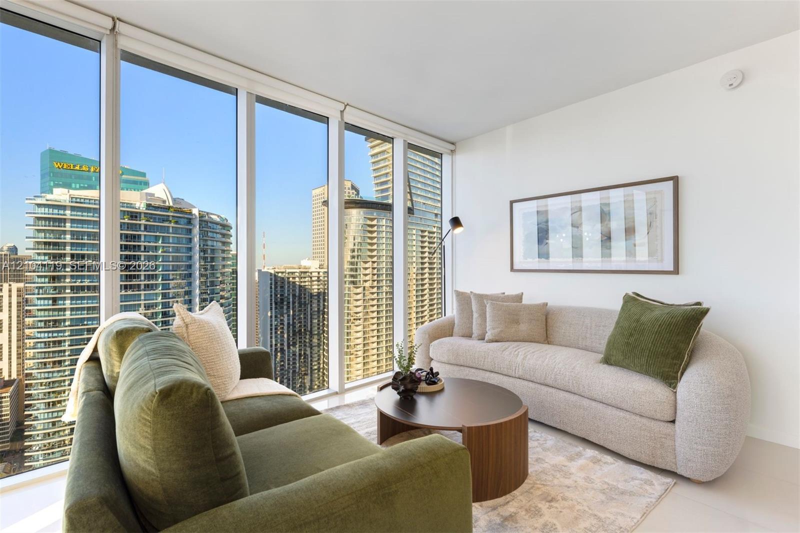 485 Brickell Avenue 4804 Property Photo 2