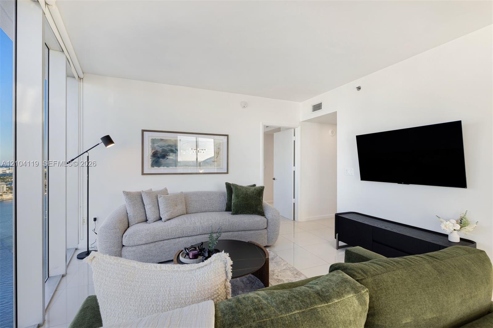 485 Brickell Avenue 4804 Property Photo 6