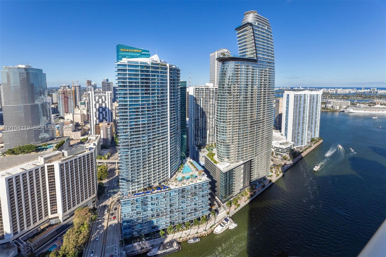485 Brickell Avenue 4804 Property Photo 8