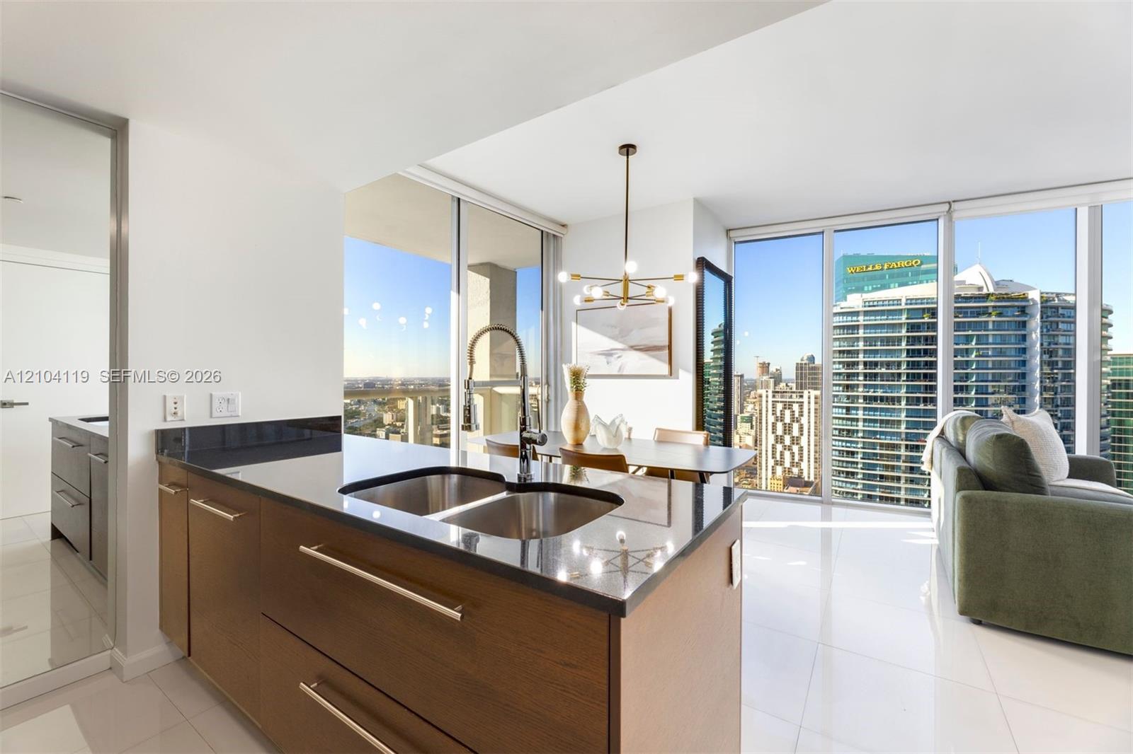 485 Brickell Avenue 4804 Property Photo 13