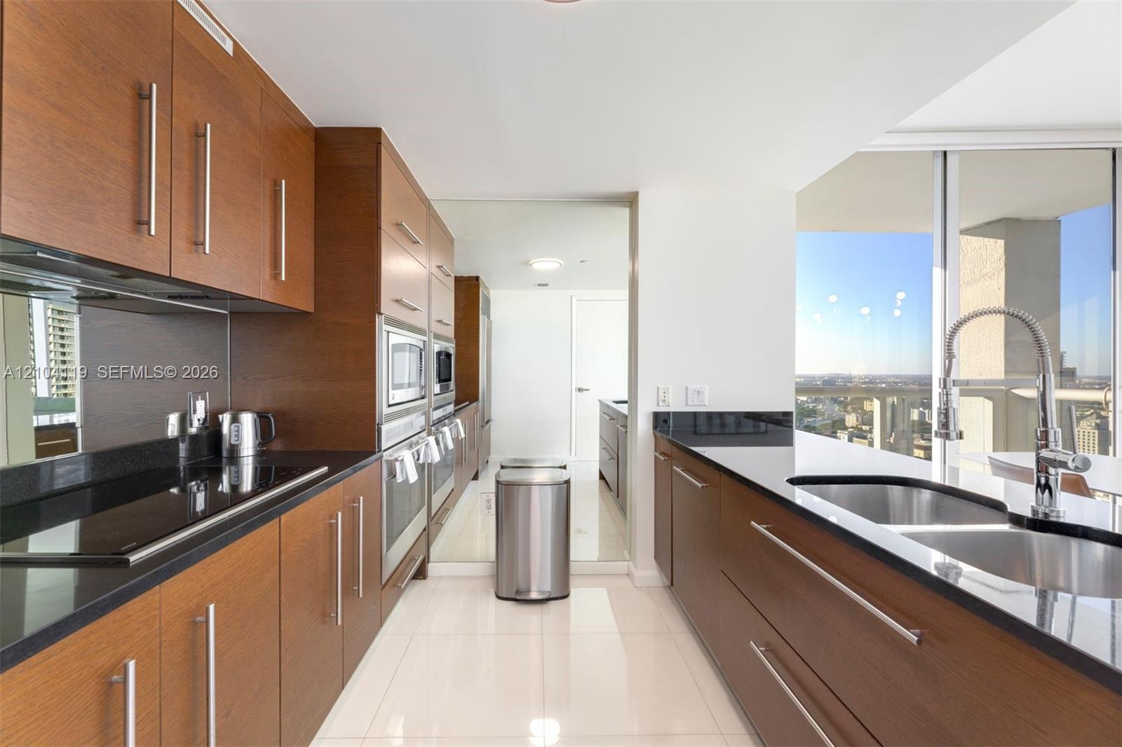 485 Brickell Avenue 4804 Property Photo 14