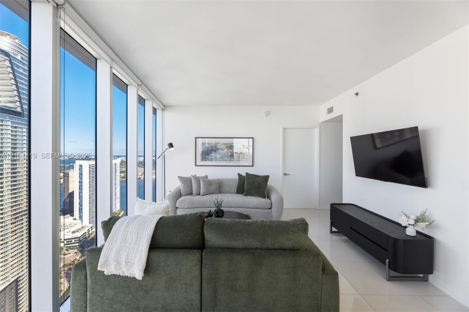 485 Brickell Avenue 4804 Property Photo 33
