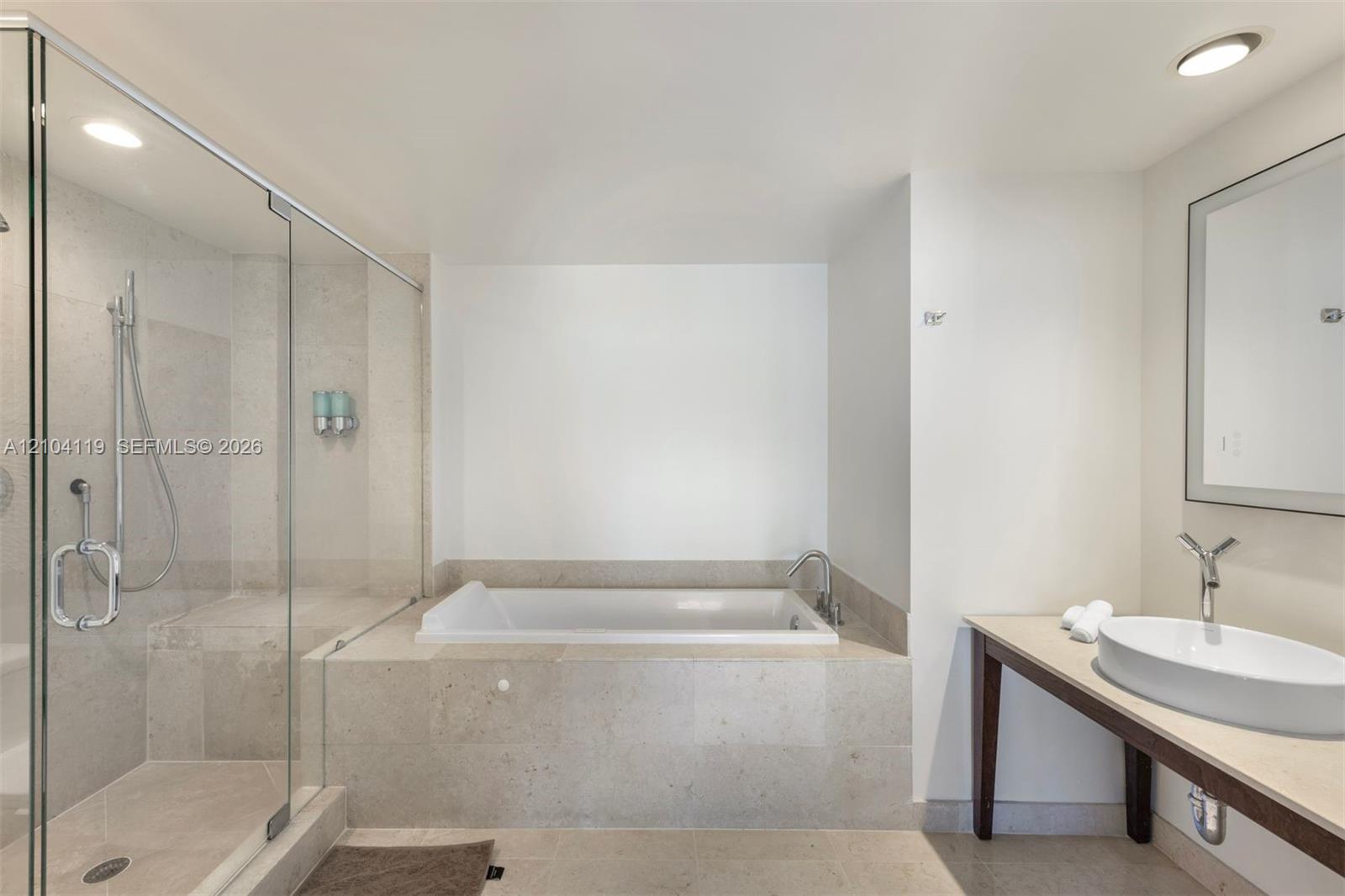 485 Brickell Avenue 4804 Property Photo 35