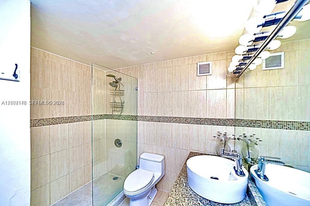 1200 West Avenue 630 Property Photo 11