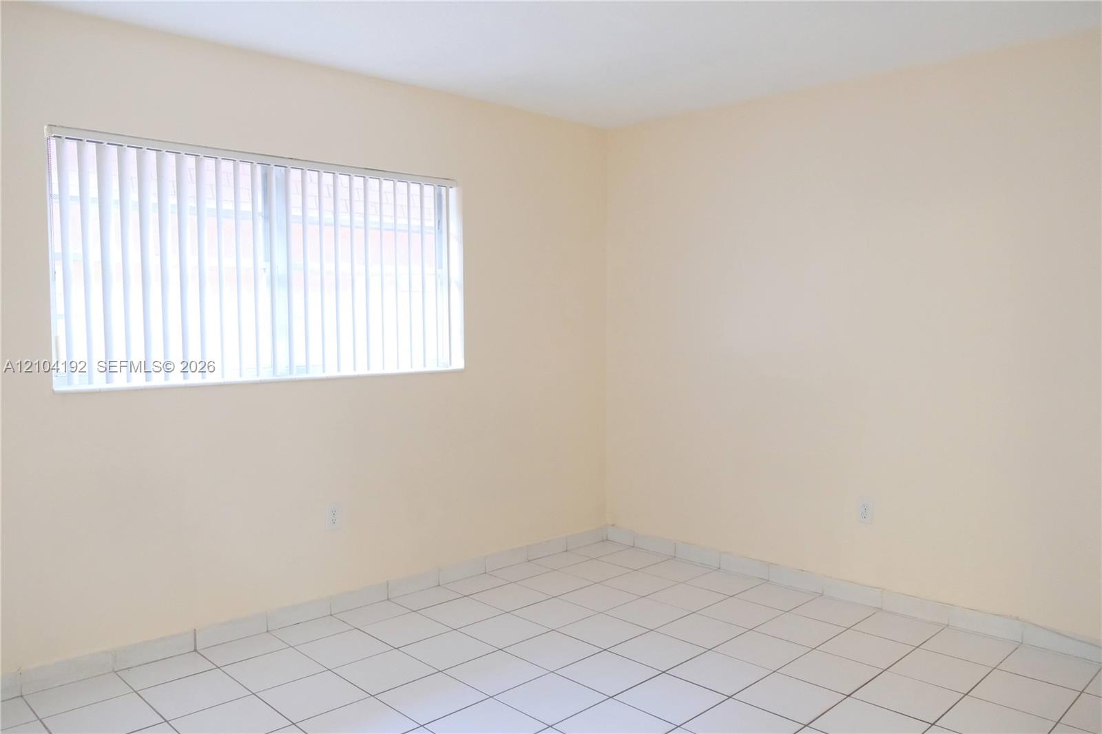 9962 N Kendall Drive 722 Property Photo 5