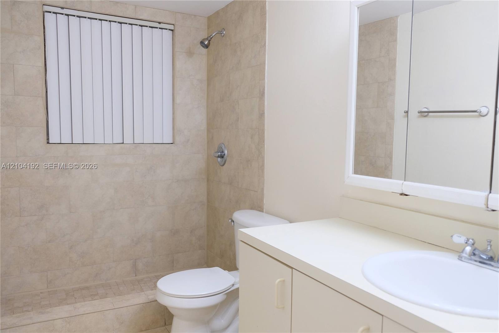 9962 N Kendall Drive 722 Property Photo 10