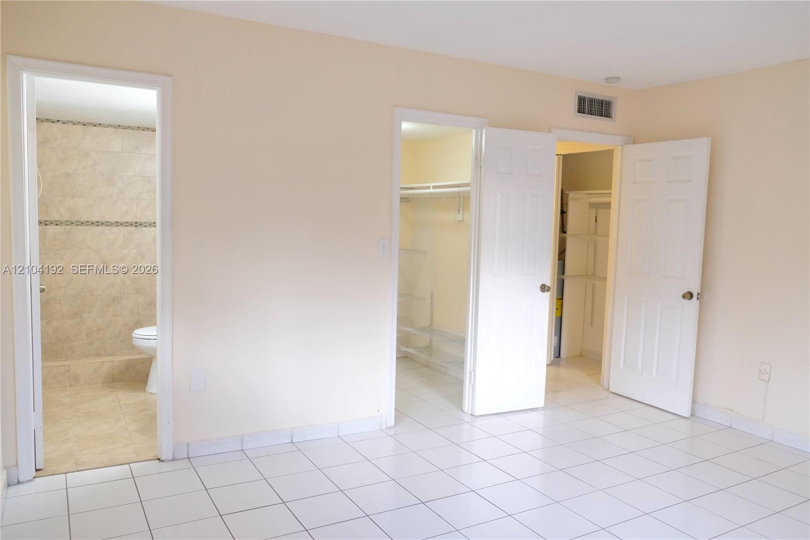 9962 N Kendall Drive 722 Property Photo 12