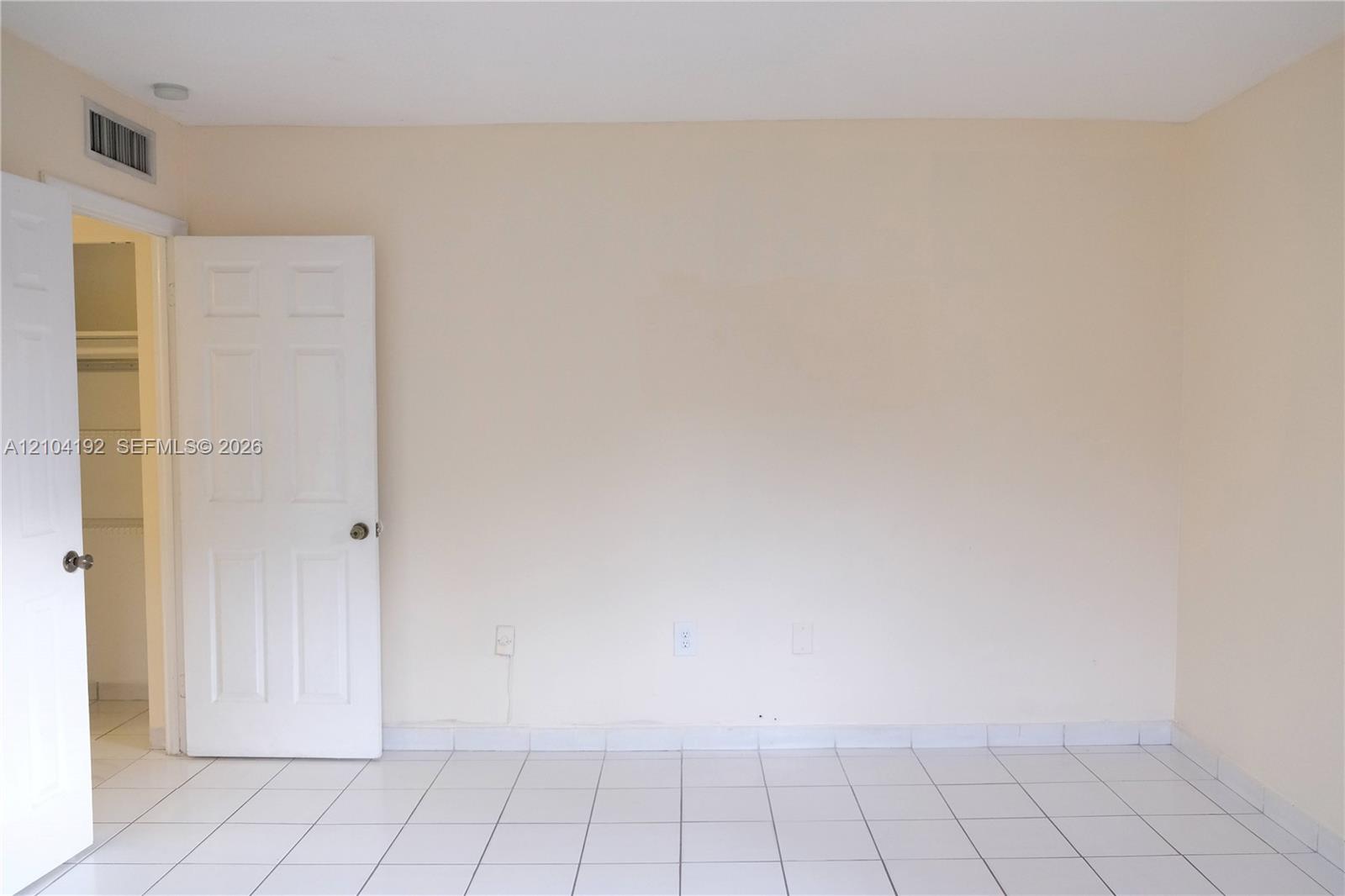 9962 N Kendall Drive 722 Property Photo 14