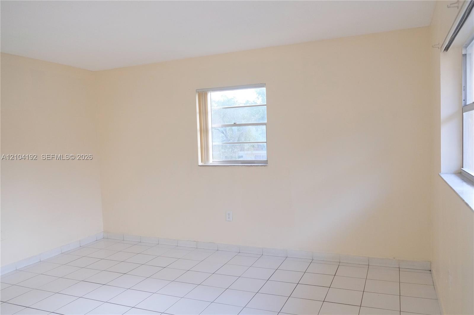 9962 N Kendall Drive 722 Property Photo 15