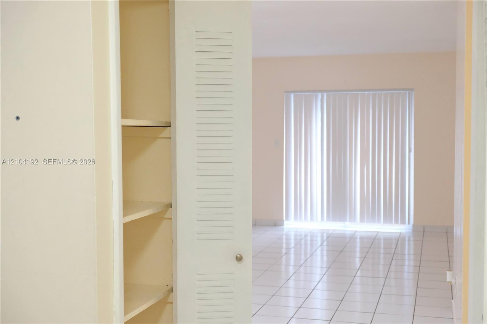 9962 N Kendall Drive 722 Property Photo 17