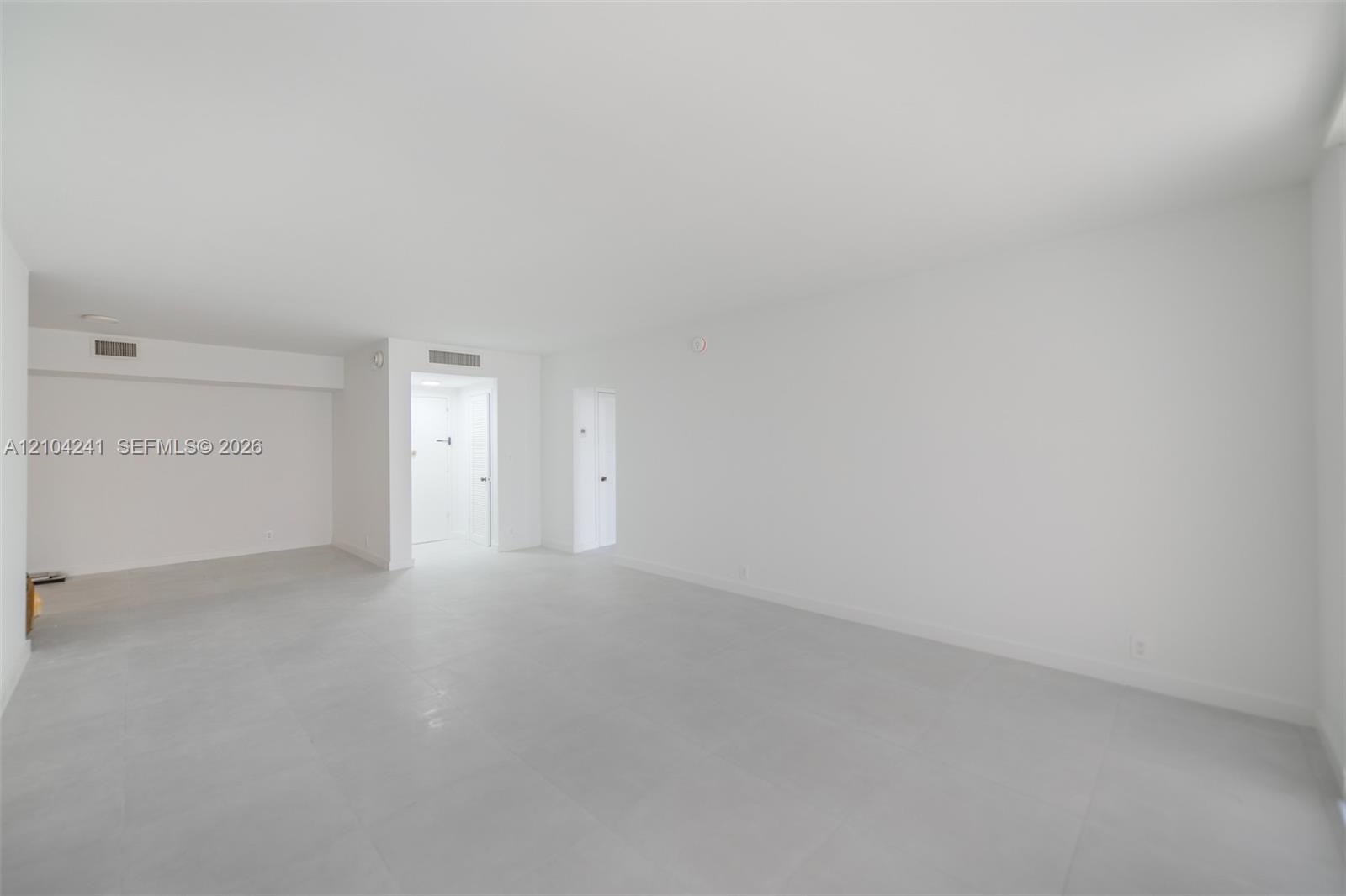 1121 Crandon Boulevard D1206 Property Photo 8