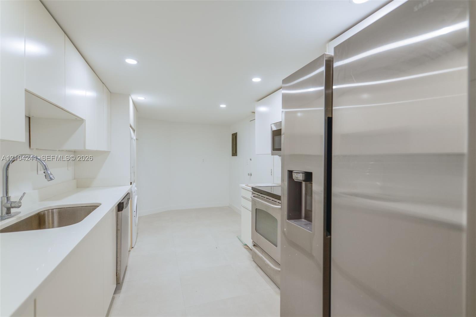 1121 Crandon Boulevard D1206 Property Photo 10