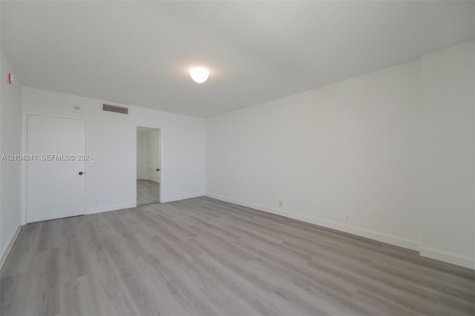 1121 Crandon Boulevard D1206 Property Photo 14
