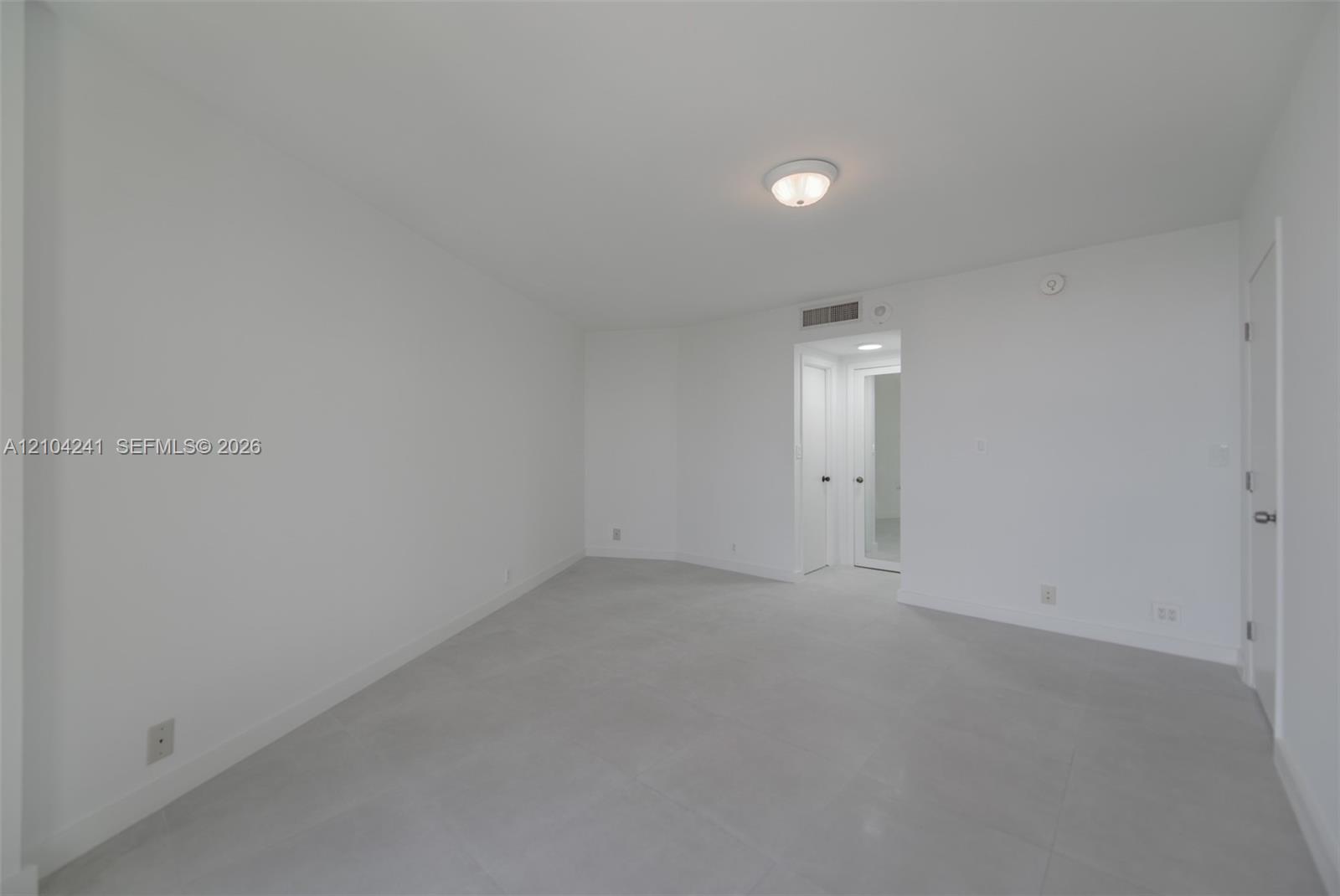1121 Crandon Boulevard D1206 Property Photo 21