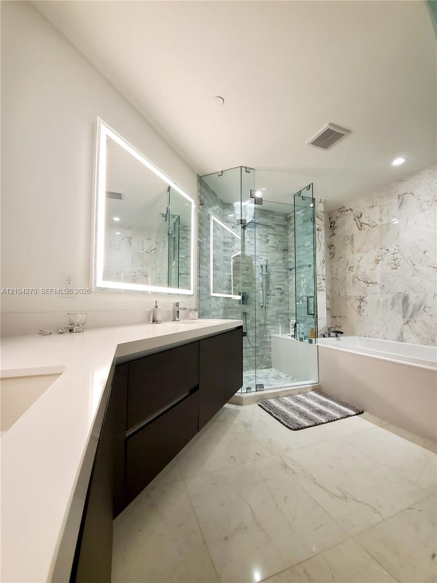 851 Ne 1st Avenue 4208 Property Photo 5