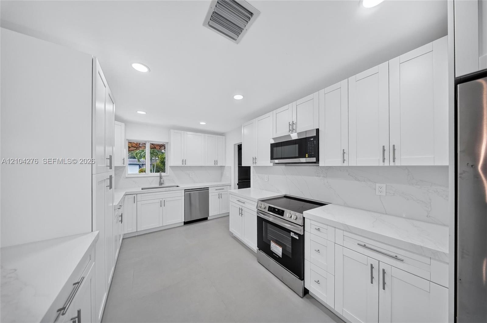 222 Sw 58th Avenue Property Photo 4