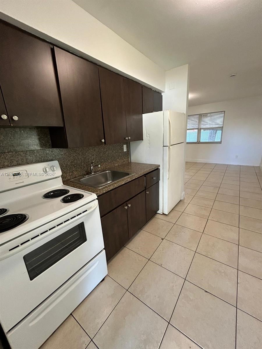 1710 Roosevelt Street 1a Property Photo 2