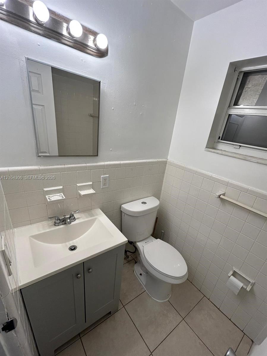 1710 Roosevelt Street 1a Property Photo 5
