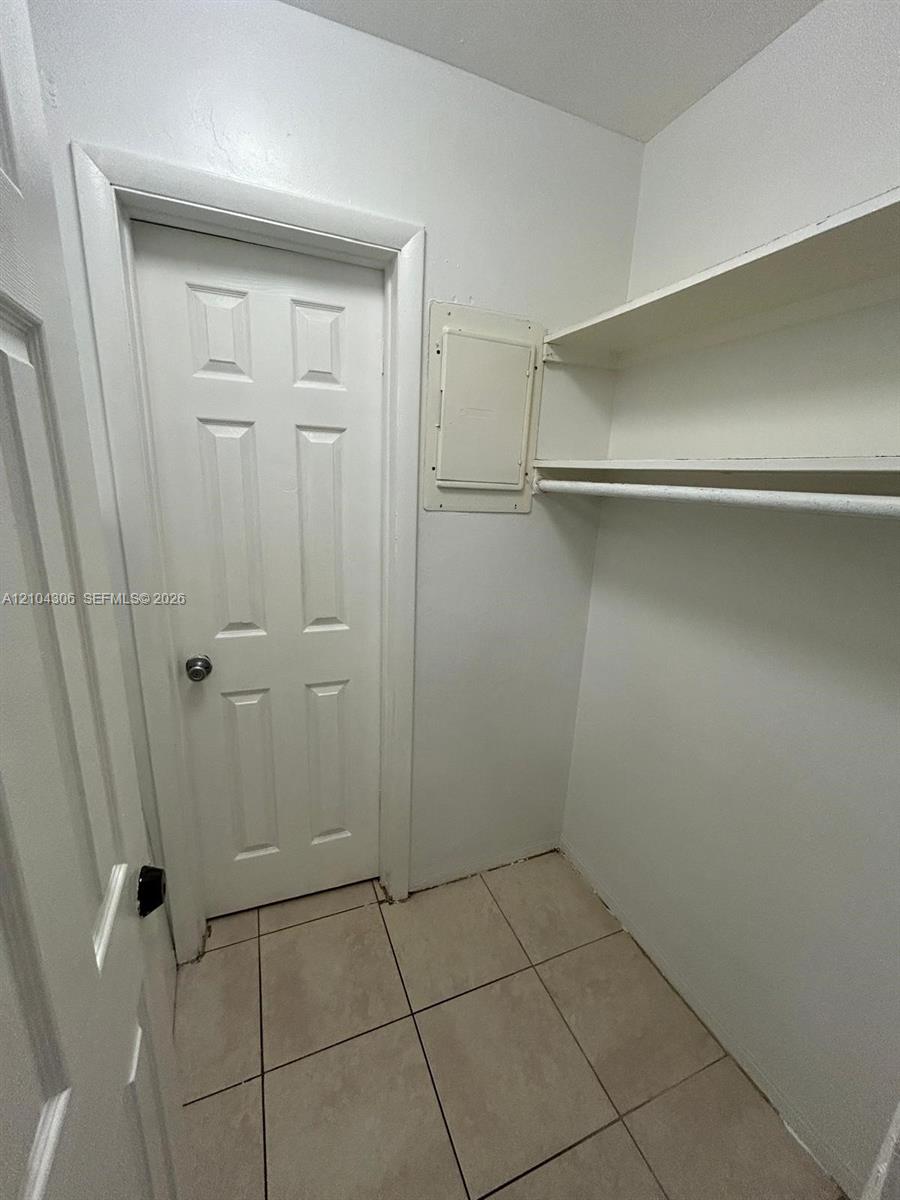 1710 Roosevelt Street 1a Property Photo 9