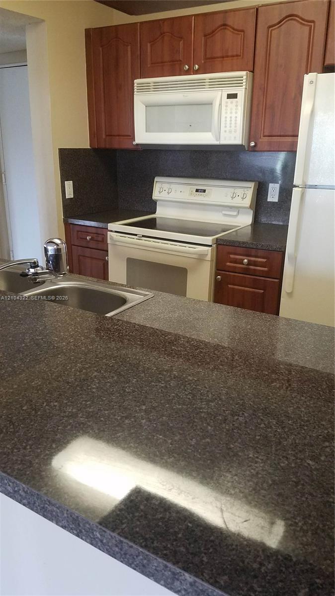 8120 Geneva Court 553 Property Photo 1