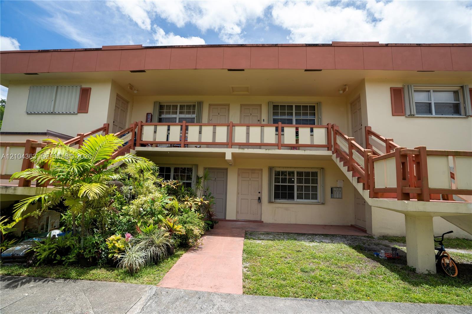 5270 Sw 90th Way Property Photo 1
