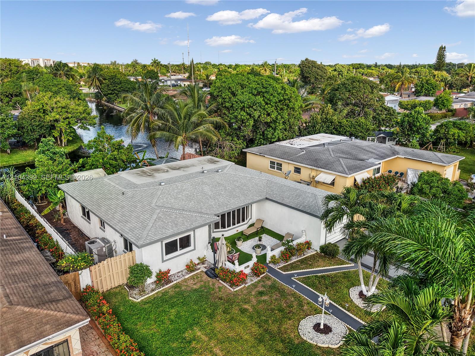 A12104399 Property Photo 3