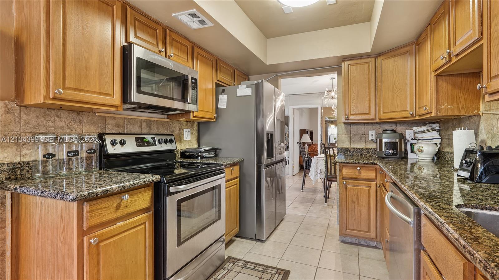 A12104399 Property Photo 17