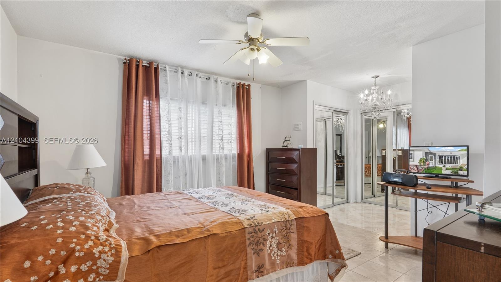 A12104399 Property Photo 23