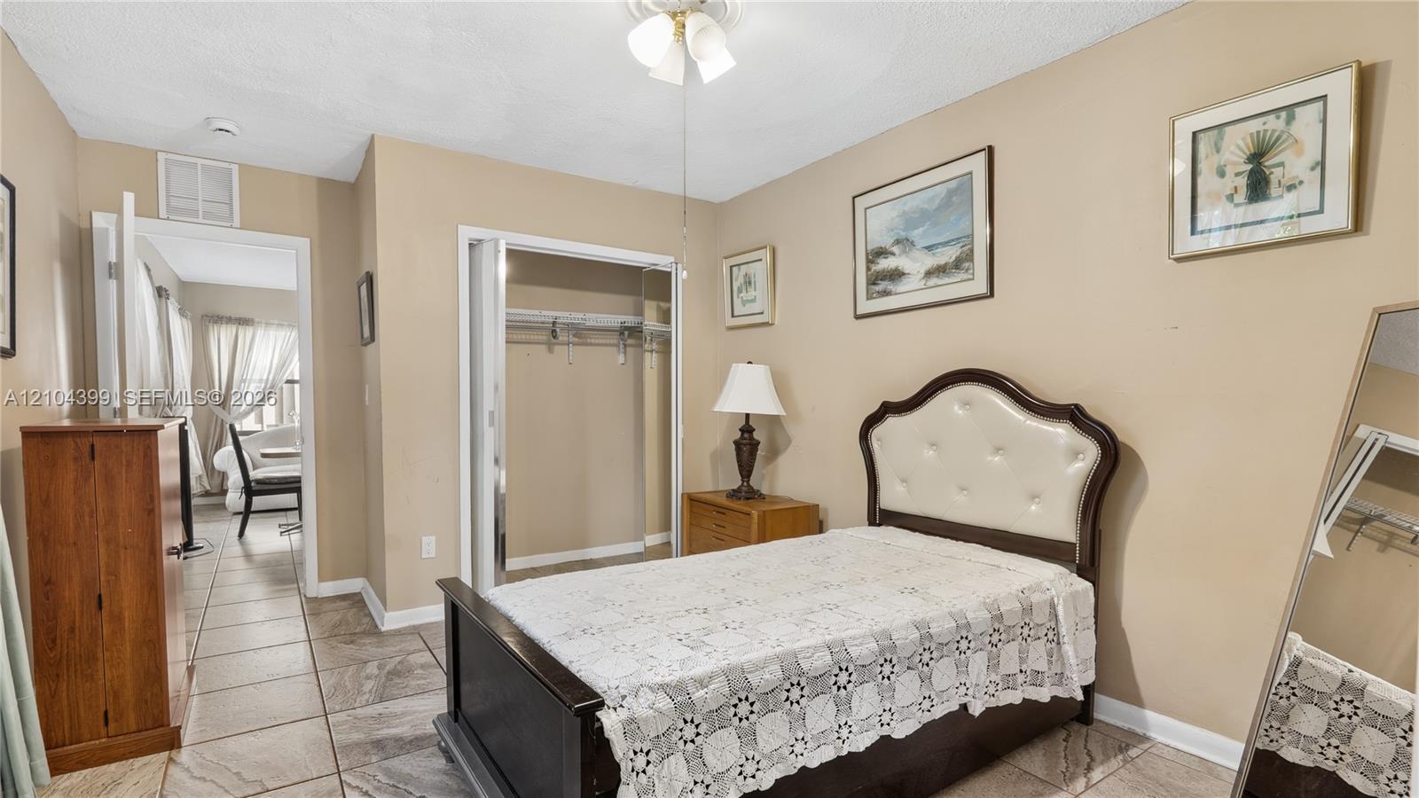 A12104399 Property Photo 27