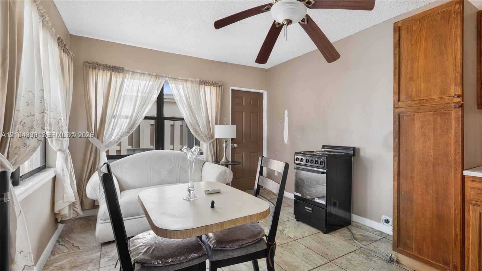 A12104399 Property Photo 29