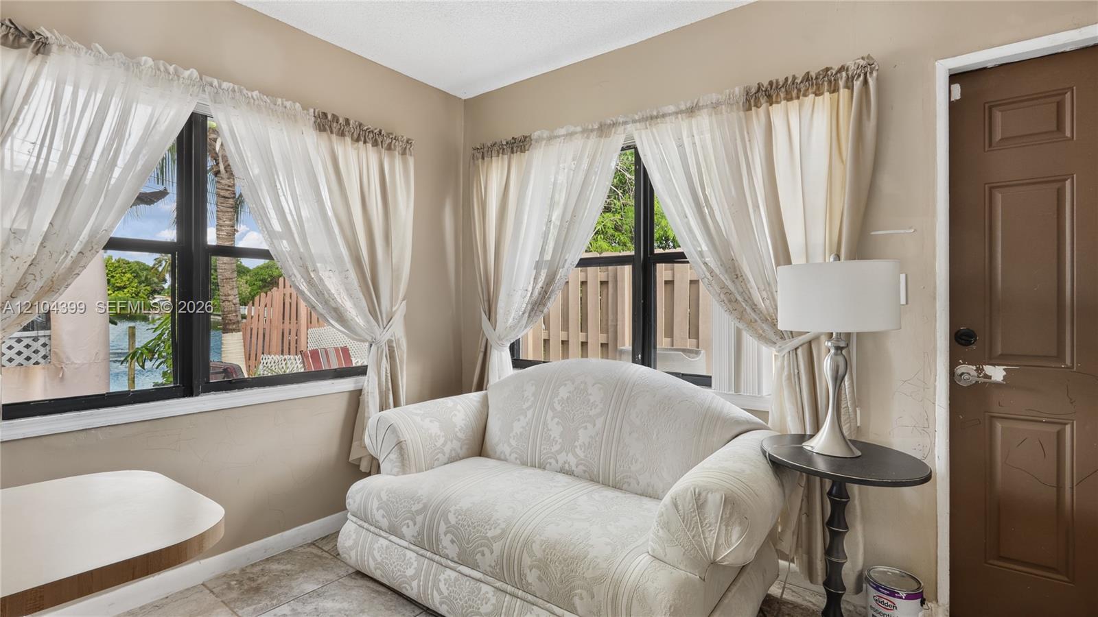 A12104399 Property Photo 32