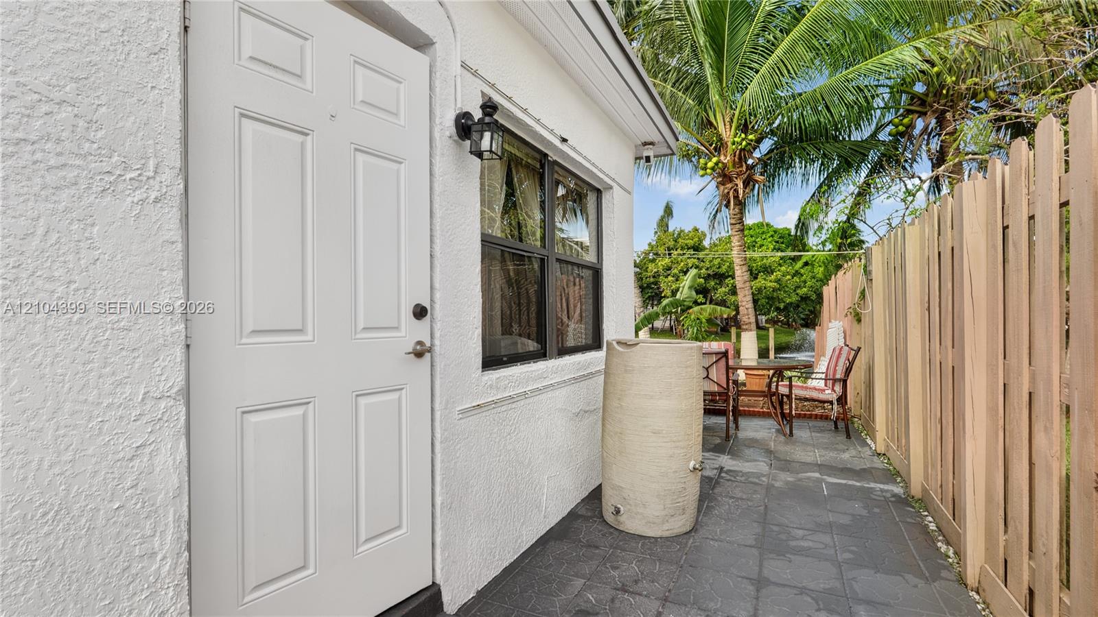 A12104399 Property Photo 33