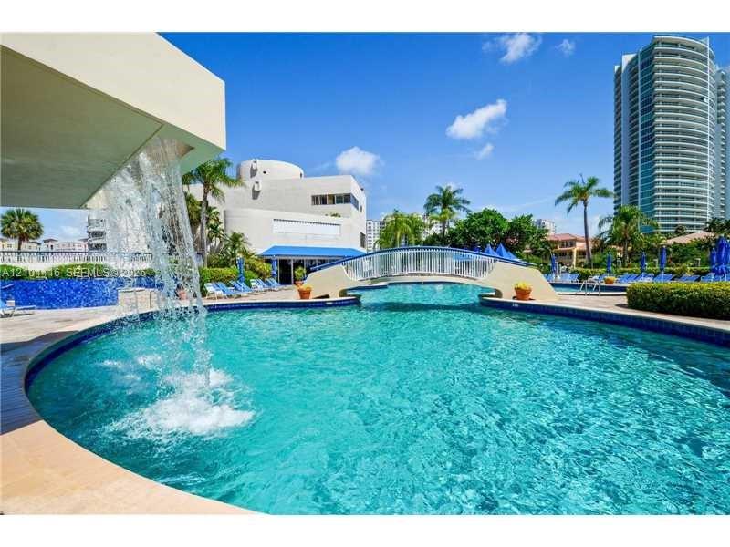 19707 Turnberry Way 18L Property Photo 1